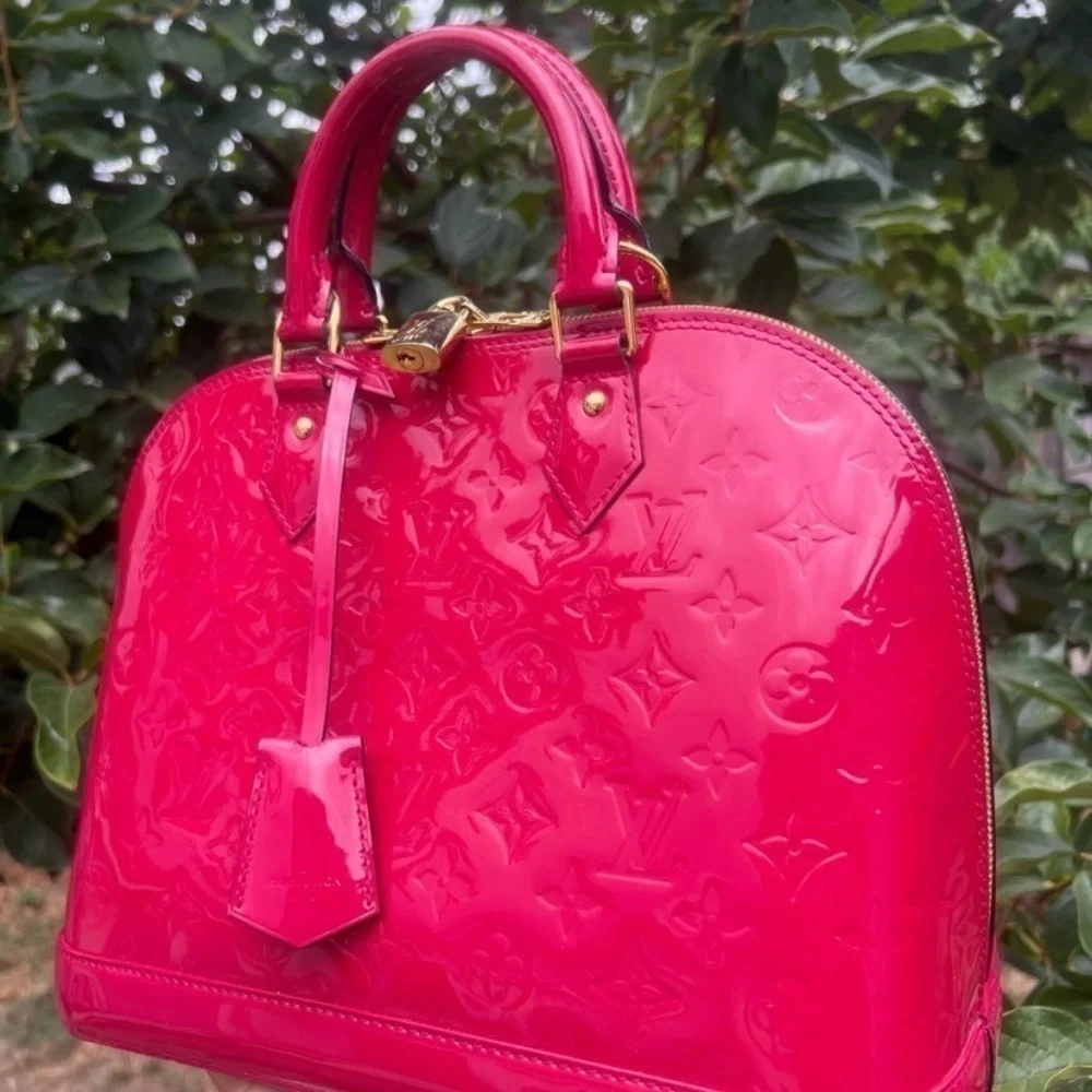 Louis Vuitton Pink Rose Indian Leather Monogram Vernis Alma Bag New Condition